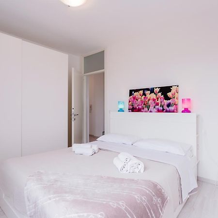 Bilocale Via Forni Apartment Udine Bagian luar foto